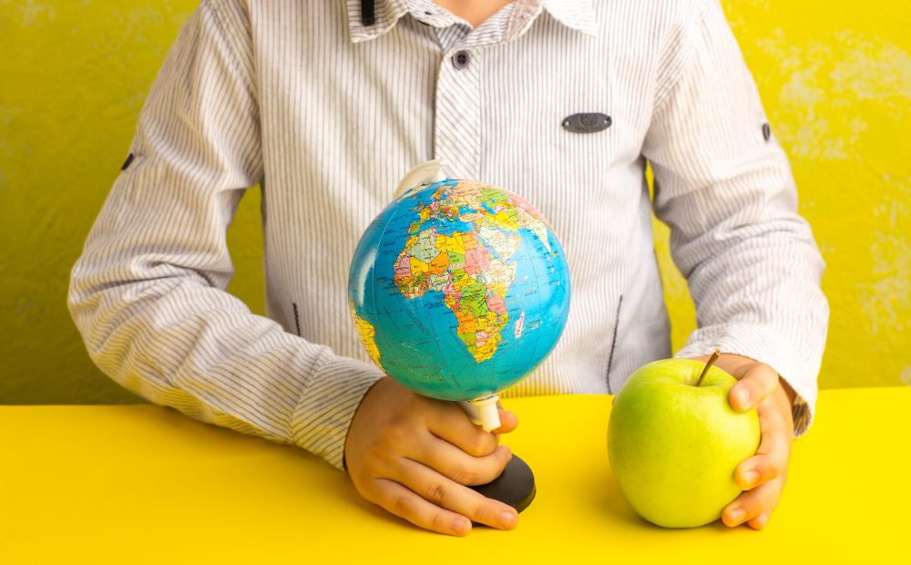 Cum educația poate sprijini dezvoltarea unei culturi globale