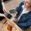 Cum funcționează sistemele de plăți contactless și de ce sunt populare