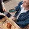 Cum funcționează sistemele de plăți contactless și de ce sunt populare