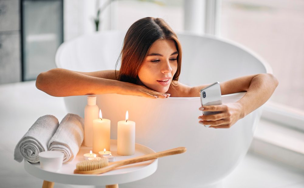 Cum să creezi o atmosferă relaxantă în baie