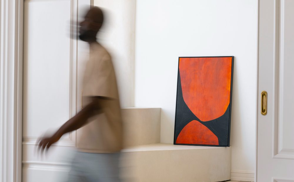 Tablouri abstracte – cheia unui living contemporan