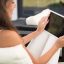 E-reader sau tabletă: ce dispozitiv alegi dacă citești mult
